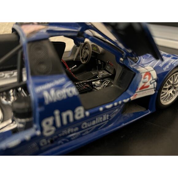 Maisto 1/18 Scale diecast 38848 - Mercedes Benz CLK-GTR Mobil1 - Blue - Picture 5 of 9